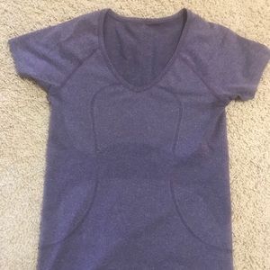 Lululemon wunder under T-shirt